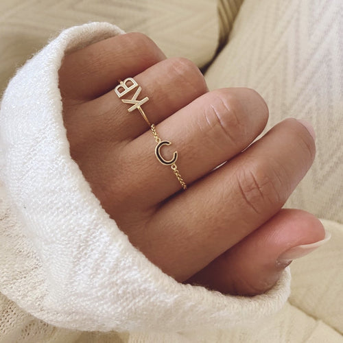 Anillo de Cadena Letra Esmaltada