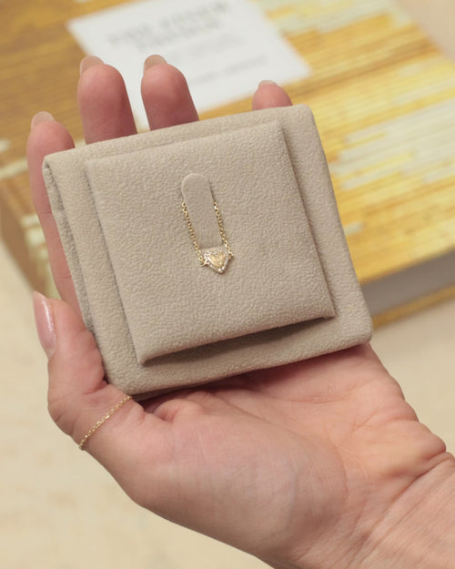 Anillo de Cadena Mini Corazón con Contorno Pave
