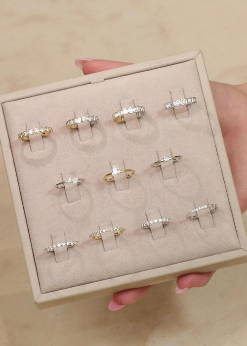 Anillo Mini Bisel de Diamantes Ovalados