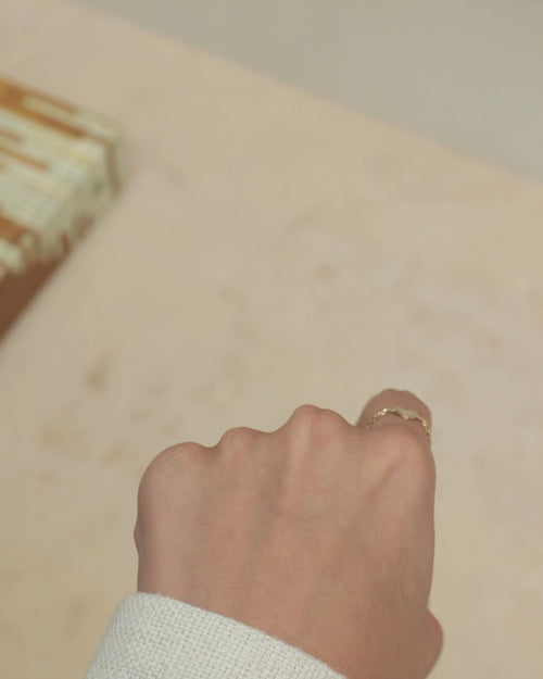 Anillo de Cadena Mini Corazón con Contorno Pave