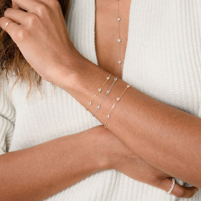 Pulsera Estación de Corazones y Piedras de Nacimiento