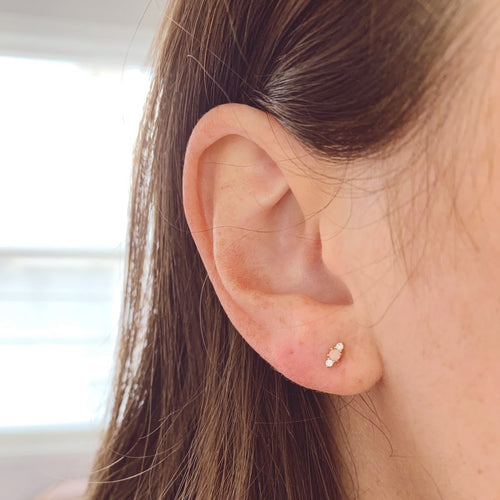 Arete de Diamante + ópalo con Rosca Interna